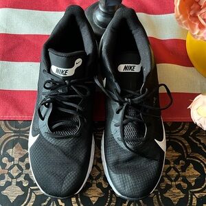 Nike Renew Elevate
Black White Size 15 Men’s Sneakers